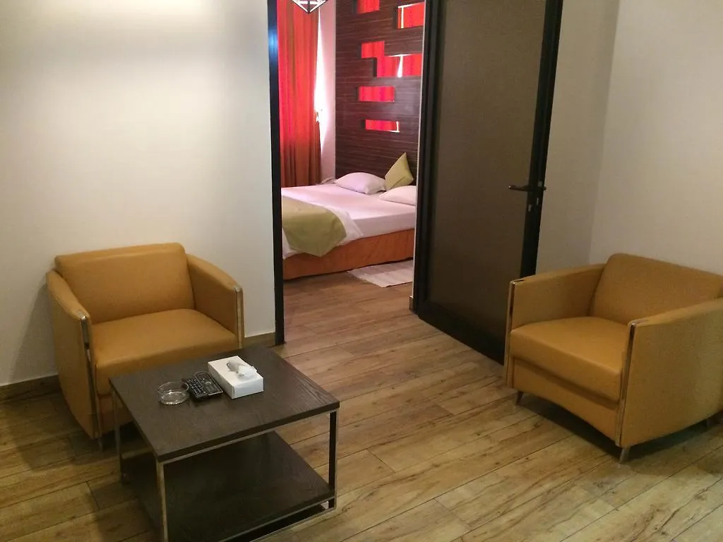דובאי Everest International Hotel